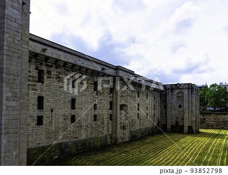 French royal fortress in the town of Vincennes 93852798