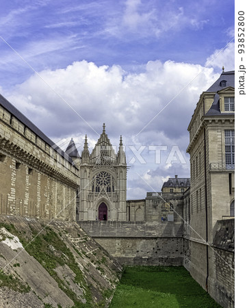 French royal fortress in the town of Vincennes 93852800