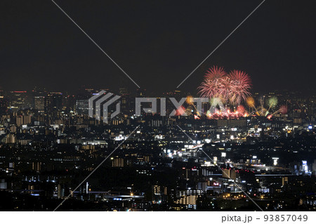 【大阪府】なにわ淀川花火大会と大阪の夜景 93857049
