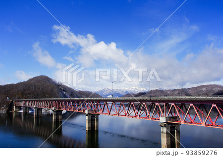 釜房湖に架かる釜房大橋（釜房ダム）【宮城県川崎町】 93859276