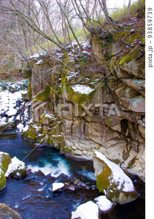 冬の秋保磊々峡(宮城県仙台市) 冬の秋保磊々峡(宮城県仙台市) 93859739