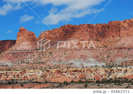 アメリカ合衆国 早春のコロラド高原 ブライスキャニオンからキャピタルリーフへ州道12号線沿いの風景 アメリカ合衆国 早春のコロラド高原 ブライスキャニオンからキャピタルリーフへ州道12号線沿いの風景 93862551