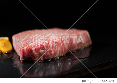 美味しそうなステーキ肉 美味しそうなステーキ肉 93865374