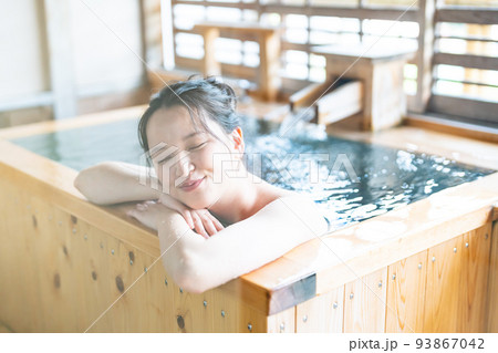 温泉 露天風呂 女子旅 温泉 露天風呂 女子旅 93867042