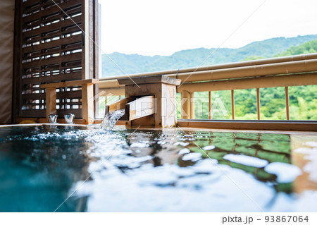 露天風呂　温泉 93867064