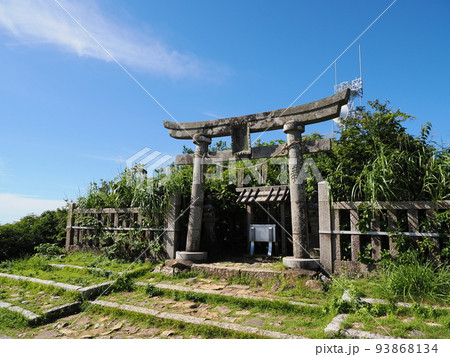 越後一宮 弥彦神社境内 御神廟(奥の宮) 越後一宮 弥彦神社境内 御神廟(奥の宮) 93868134