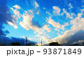 夕暮れ時の雲と青空の風景 93871849