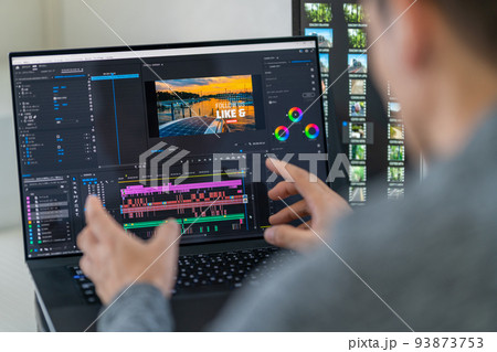 動画・映像クリエイター 男性　ノートパソコン　動画マーケティング　宣伝活動 93873753