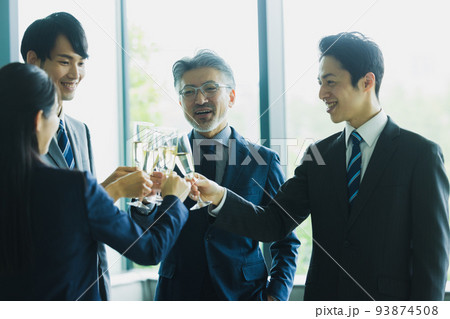 ビジネス　乾杯 93874508