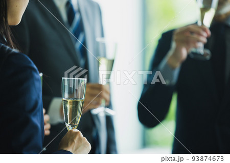 ビジネス　乾杯 93874673