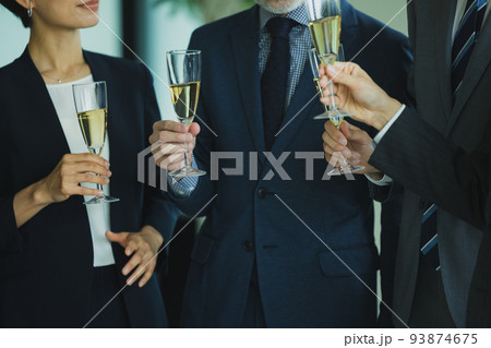 ビジネス　乾杯 93874675