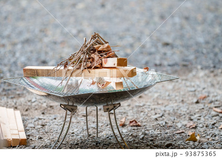 焚き火 焚き火 93875365