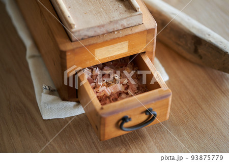 鰹箱 削りたての鰹節 鰹箱 削りたての鰹節 93875779