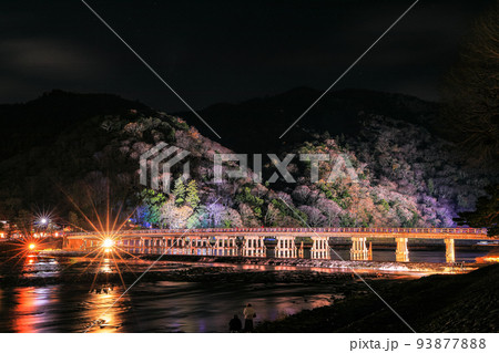 桂川の水面に映る嵐山花灯路 その4 桂川の水面に映る嵐山花灯路 その4 93877888