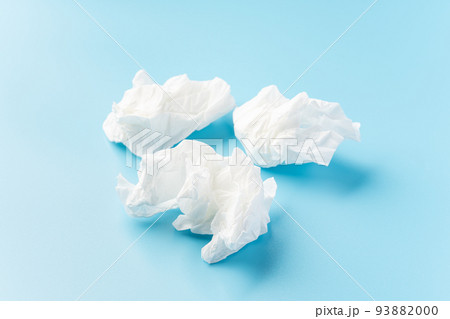 丸めたティッシュペーパーの写真素材 [93882000] - PIXTA 