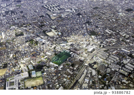 有楽町線の平和台駅付近を空撮 93886782
