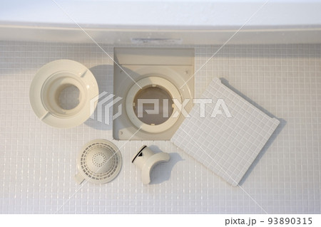 お風呂場の清掃 排水口 お風呂場の清掃 排水口 93890315