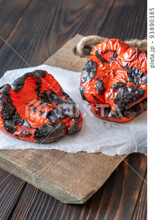 Grilled bell-peppers 93890385