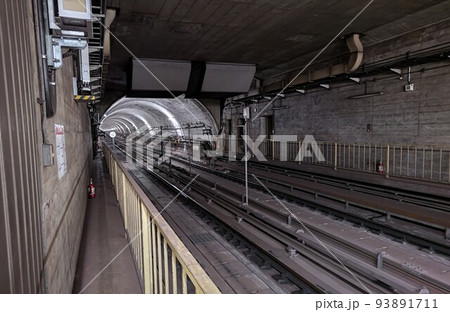 三ツ沢下町駅みつざわしもちょう　横浜市営地下鉄ブルーラインの駅　駅番号はB21 令和4年5月  93891711