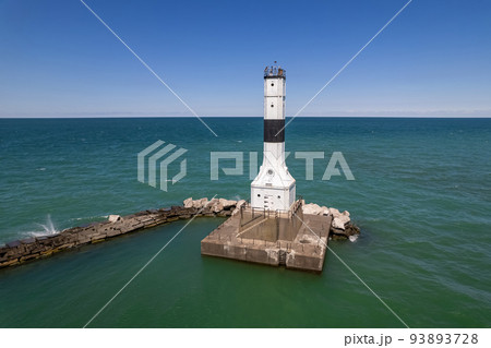 Conneaut West Breakwater Lighthouse in Ohio,USA Conneaut West Breakwater Lighthouse in Ohio,USA 93893728