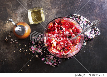 Beet salad Vinaigrette in a glass bowl Beet salad Vinaigrette in a glass bowl 93895754