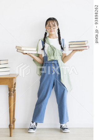 10代女の子の私服ポートレート 中学生 高校生 93898262