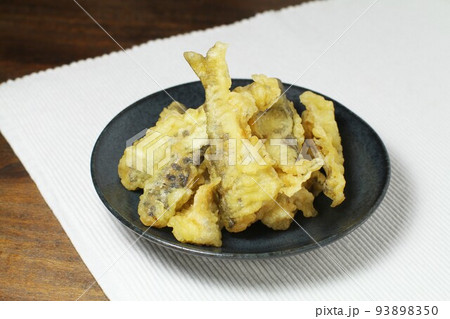 川魚やまべ(山女)の天麩羅 川魚やまべ(山女)の天麩羅 93898350