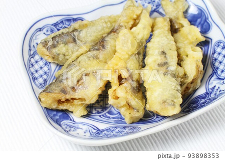 川魚やまべ(山女)の天麩羅 川魚やまべ(山女)の天麩羅 93898353