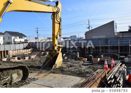 土木建設現場の建設機械 土木建設現場の建設機械 93898793