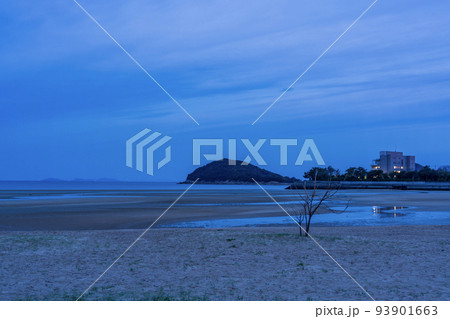 (香川県)父母ヶ浜の夜明け (香川県)父母ヶ浜の夜明け 93901663