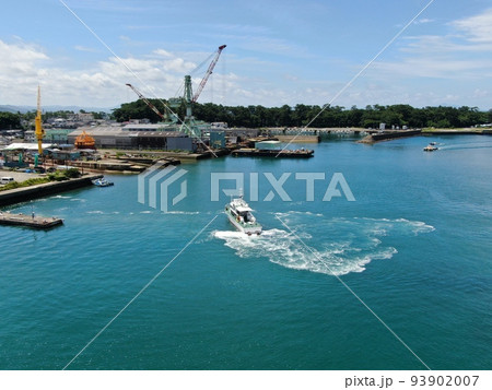 串木野港の上空から港湾風景の空撮 串木野港の上空から港湾風景の空撮 93902007