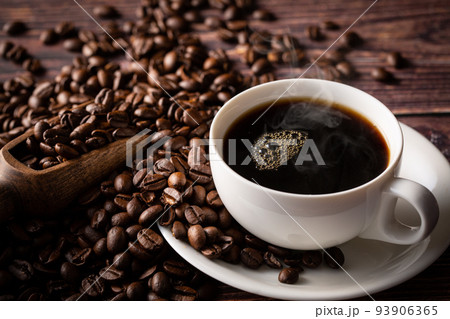 淹れたてのホットコーヒー 93906365