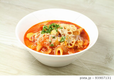 ミネストローネ、根菜ときのこのスープ ミネストローネ、根菜ときのこのスープ 93907131