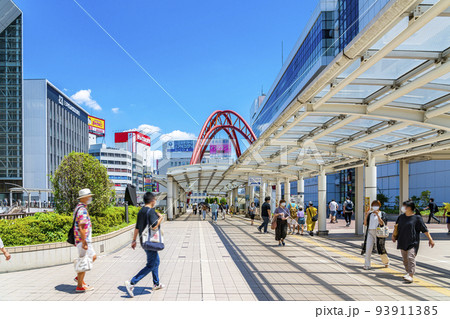 【東京都】綺麗な青空が広がる立川駅の北口 93911385