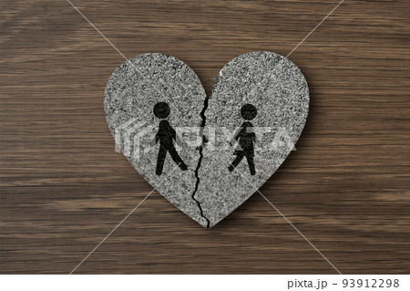 男女の別れをイメージしたピクトグラム 2 93912298