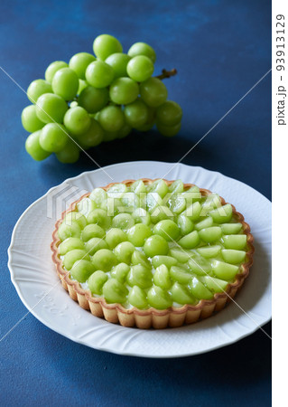 シャインマスカットのチーズケーキタルト 93913129