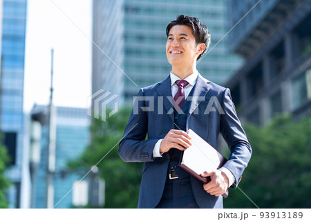 ビジネス ビジネスマン 男性 通勤 営業 ビジネス ビジネスマン 男性 通勤 営業 93913189