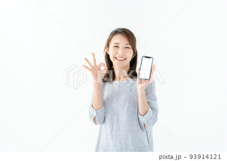 女性　スマートフォン 93914121