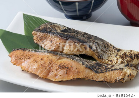 美味しい鮭の切り身 93915427