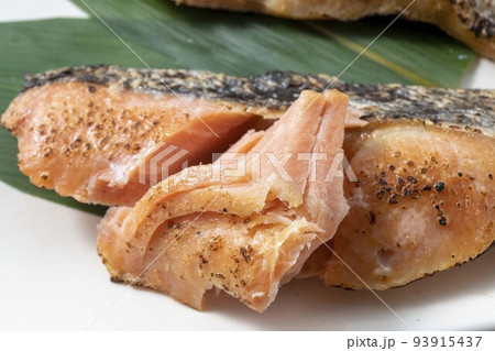 美味しい鮭の切り身 93915437