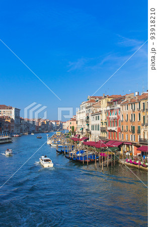 リアルト橋からのぞむカナル・グランデ(イタリア-ベネチア) リアルト橋からのぞむカナル・グランデ(イタリア-ベネチア) 93918210