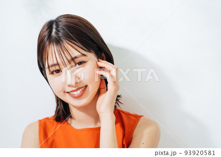 ヘアスタイル　メイクアップイメージ 93920581