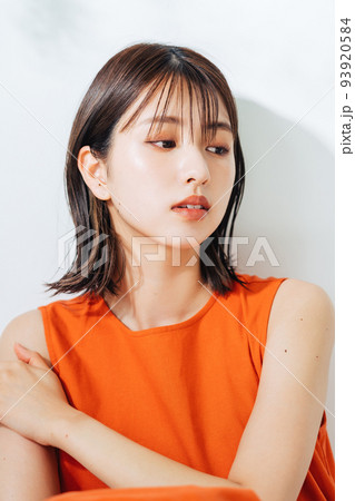 ヘアスタイル　メイクアップイメージ 93920584