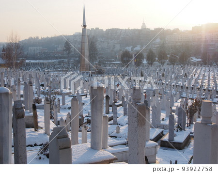 サラエボ墓地　オリンピック跡地 93922758