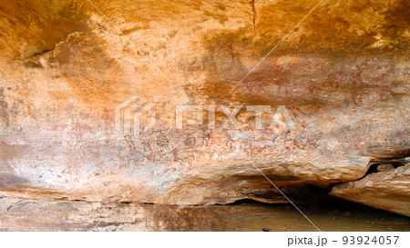Cave paintings and petroglyphs in Amojjar Cave ,mauritania Cave paintings and petroglyphs in Amojjar Cave ,mauritania 93924057