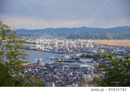 徳島県 日峯山から小松島市・阿南市方面を望む 徳島県 日峯山から小松島市・阿南市方面を望む 93925782