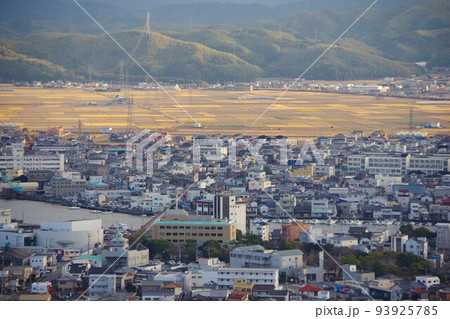 徳島県　日峯山から小松島市方面を望む 93925785