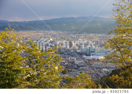 徳島県　日峯山から小松島市方面を望む 93925793