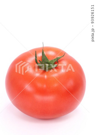 普通サイズのトマト 丸ごと1個 明るい背景 普通サイズのトマト 丸ごと1個 明るい背景 93926151