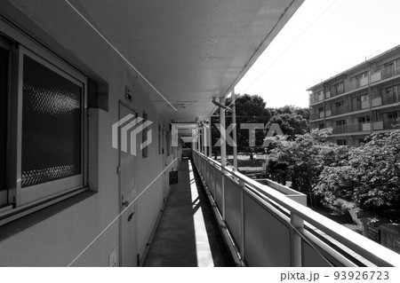 無人となった団地 93926723